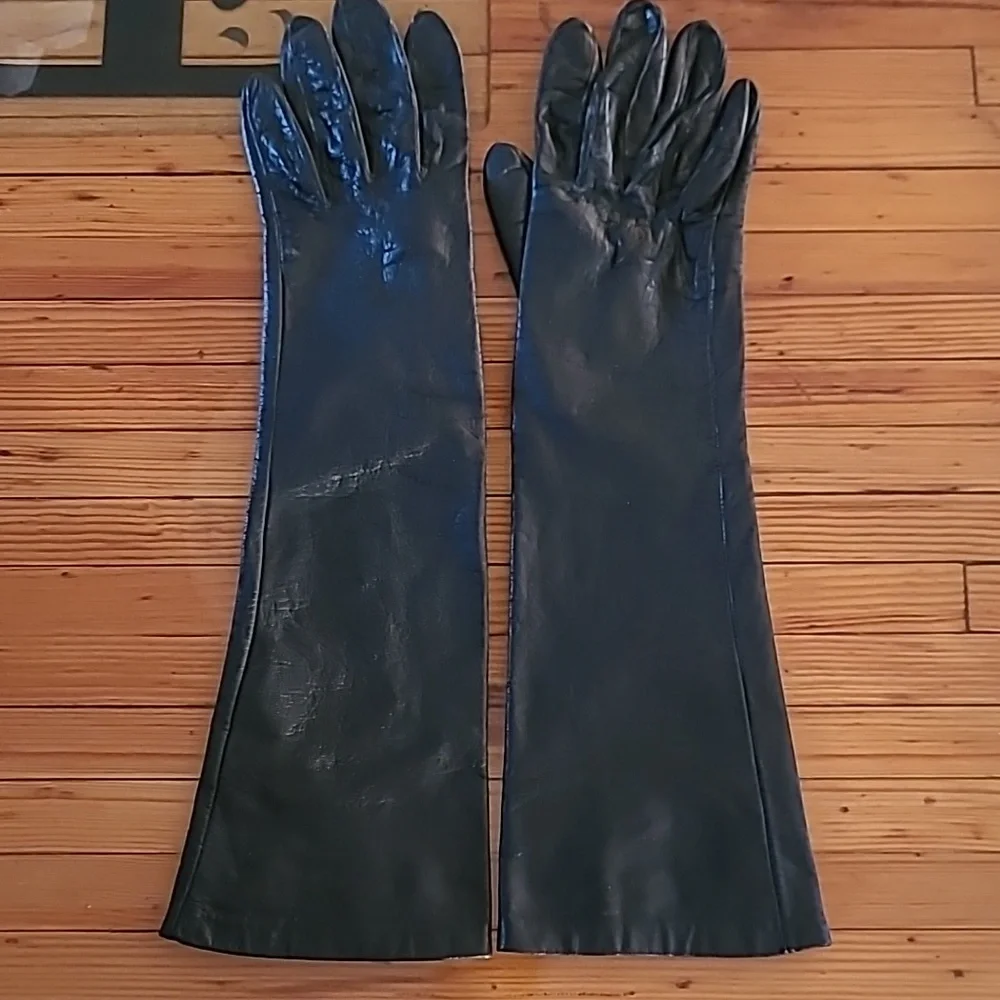 VINTAGE GLOVES GROUP OF FIVE - Picture 14 of 15